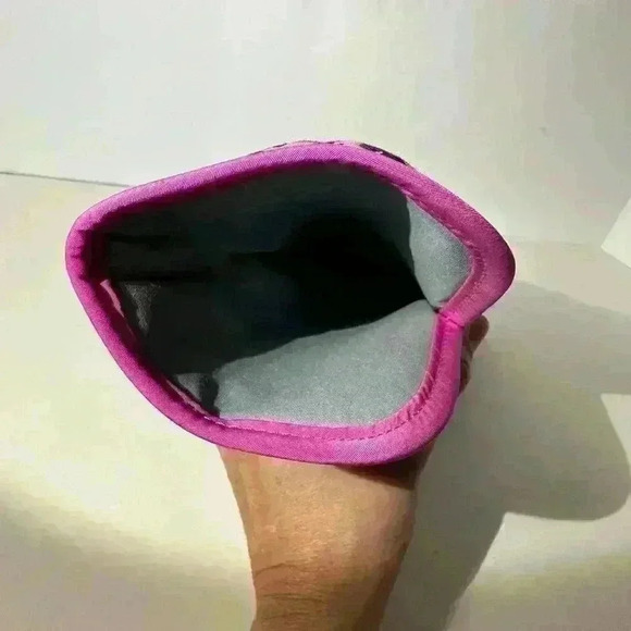 Vera Bradley Curling Iron/Flat Iron Holder Modern Medley - Retired - Picture 4 of 5